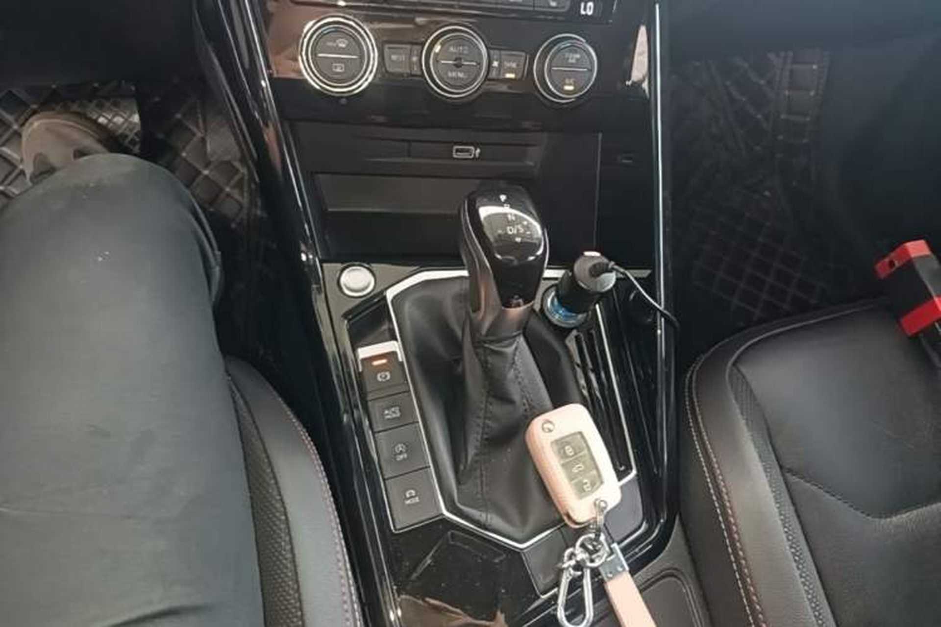 Used Volkswagen Tayron 2019 330TSI Two-Wheel-Drive Luxury Plus China VI Standard Gear Lever