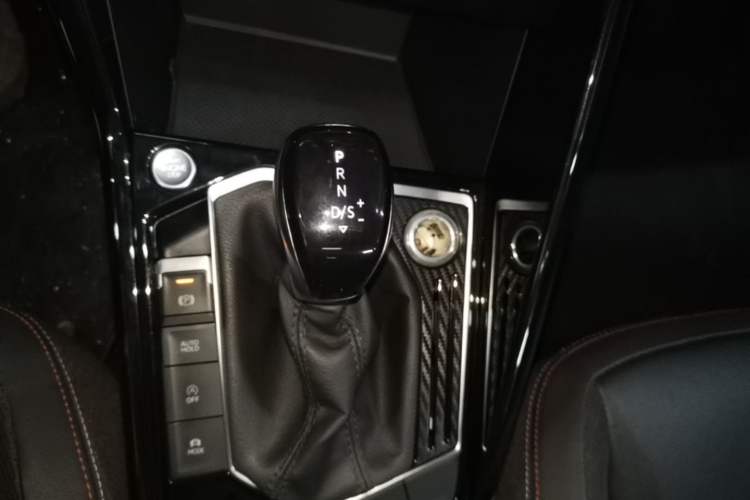 Used Volkswagen Tayron 2019 330TSI Two-Wheel Drive Luxury Model China VI Standard Gear Lever