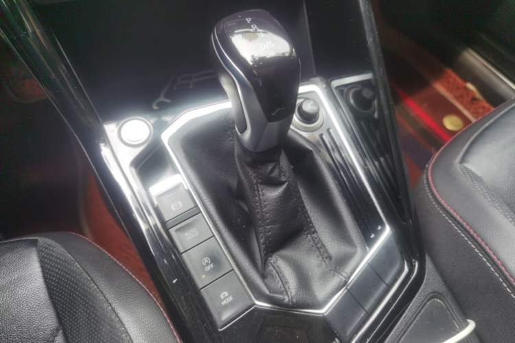 Used Volkswagen Tayron 2019 330TSI Two-Wheel Drive Luxury Model China VI Standard Gear Lever