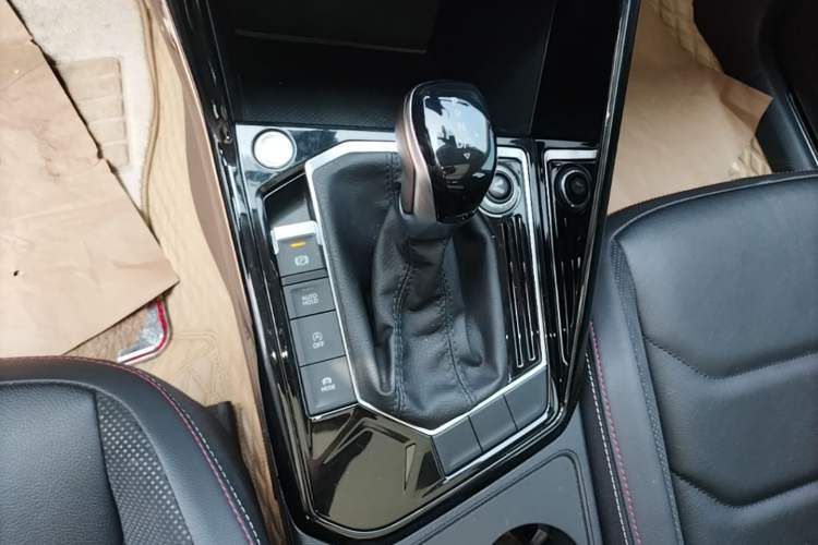 Used Volkswagen Tayron 2019 Teramont Edition 280TSI Two-Wheel Drive Luxury Model China VI Standard Gear Lever