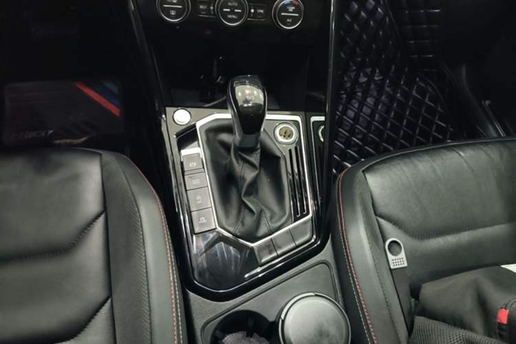 Used Volkswagen Tayron 2019 330TSI Two-Wheel Drive Luxury Model China VI Standard Gear Lever