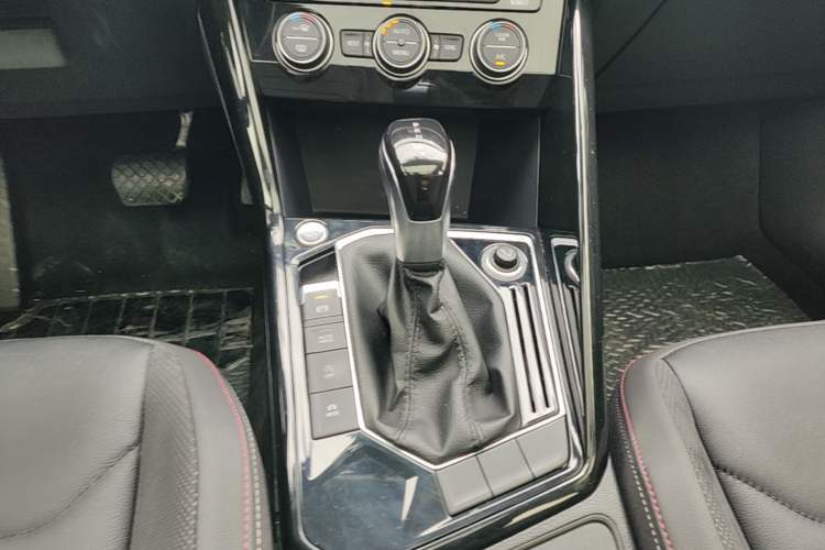 Used Volkswagen Tayron 2019 Teramont Edition 280TSI Two-Wheel Drive Luxury Model China VI Standard Gear Lever