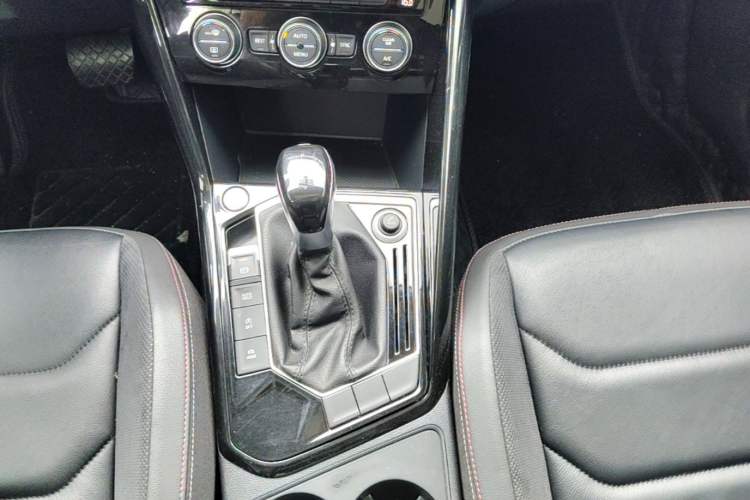 Used Volkswagen Tayron 2019 330TSI Two-Wheel Drive Luxury Model China VI Standard Gear Lever