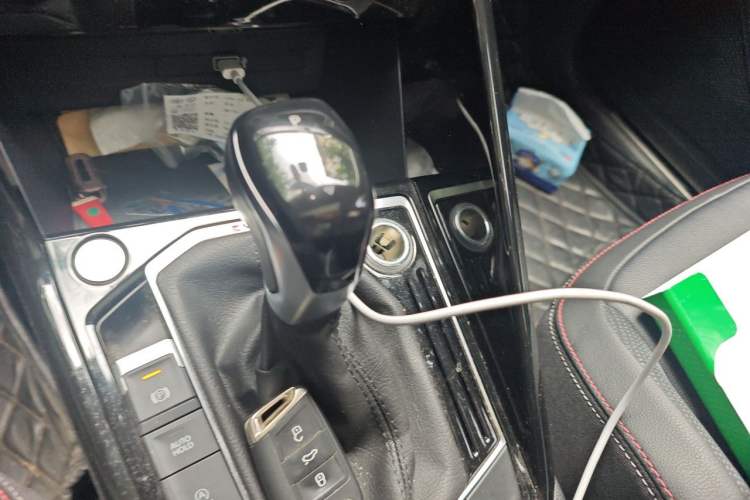 Used Volkswagen Tayron 2019 330TSI Four-Wheel Drive Luxury Version China VI Standard Gear Lever