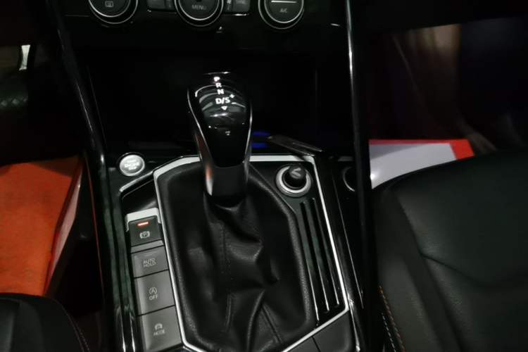 Used Volkswagen Tayron 2019 330TSI Two-Wheel Drive Luxury Model China VI Standard Gear Lever