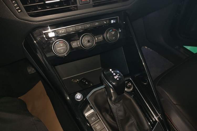 Used Volkswagen Tayron 2019 330TSI Two-Wheel Drive Luxury Model China VI Standard Gear Lever