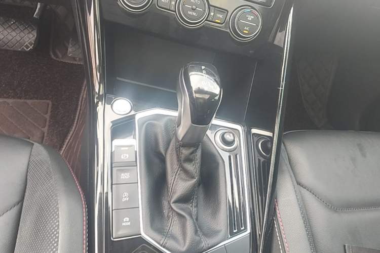 Used Volkswagen Tayron 2019 330TSI Two-Wheel Drive Luxury Model China VI Standard Gear Lever