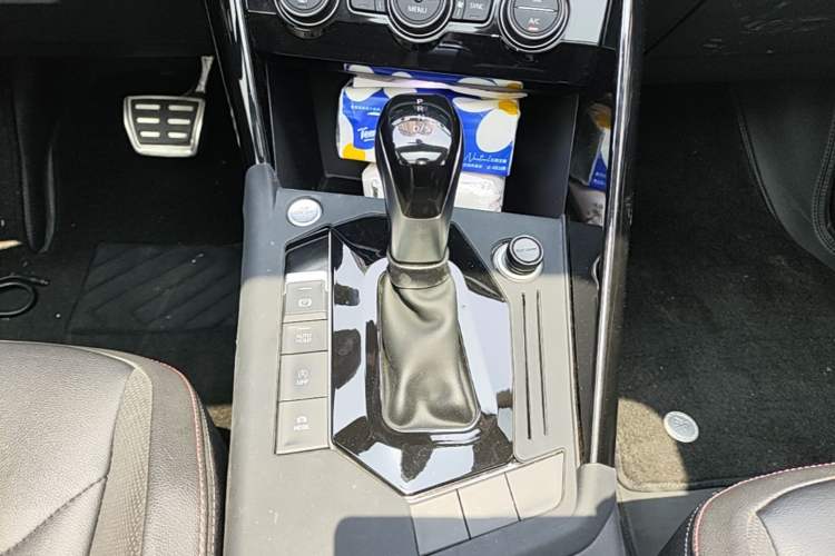 Used Volkswagen Tayron 2019 330TSI Two-Wheel Drive Luxury Model China VI Standard Gear Lever