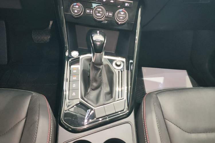 Used Volkswagen Tayron 2019 330TSI Two-Wheel Drive Luxury Model China VI Standard Gear Lever