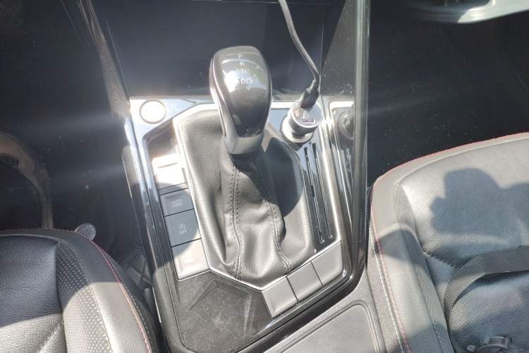 Used Volkswagen Tayron 2019 Teramont Edition 280TSI Two-Wheel Drive Luxury Model China VI Standard Gear Lever