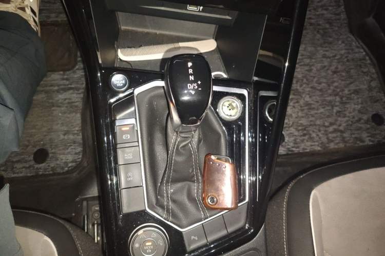 Used Volkswagen Tayron 2019 380TSI All-Wheel Drive R-Line China V-standard Gear Lever