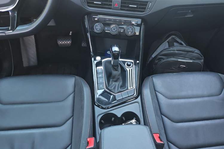 Used Volkswagen Tayron 2019 330TSI Two-Wheel Drive Luxury Model China VI Standard Gear Lever