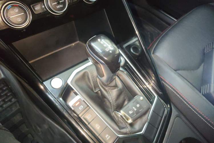 Used Volkswagen Tayron 2019 330TSI Two-Wheel Drive Luxury Model China VI Standard Gear Lever
