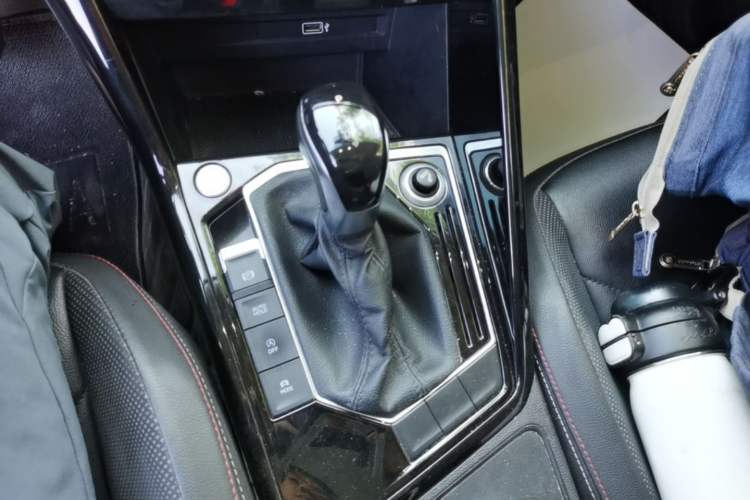Used Volkswagen Tayron 2019 330TSI Two-Wheel Drive Luxury Model China VI Standard Gear Lever