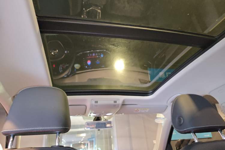Used Volkswagen Tayron 2019 330TSI Two-Wheel Drive Luxury Model China VI Standard Headliner