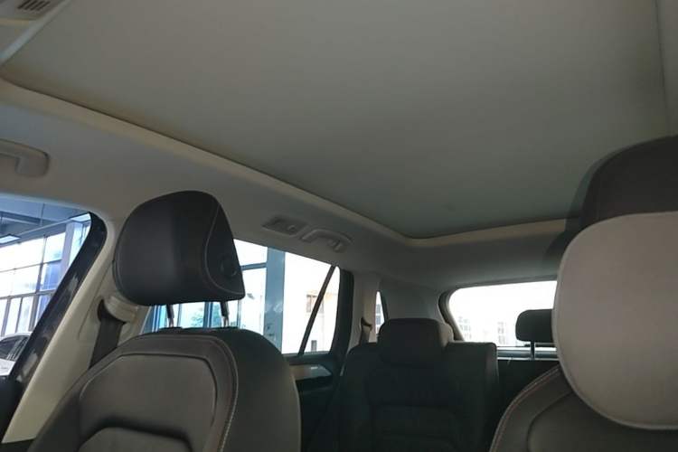 Used Volkswagen Tayron 2019 330TSI Two-Wheel-Drive Luxury Version China V Emission Standard Headliner