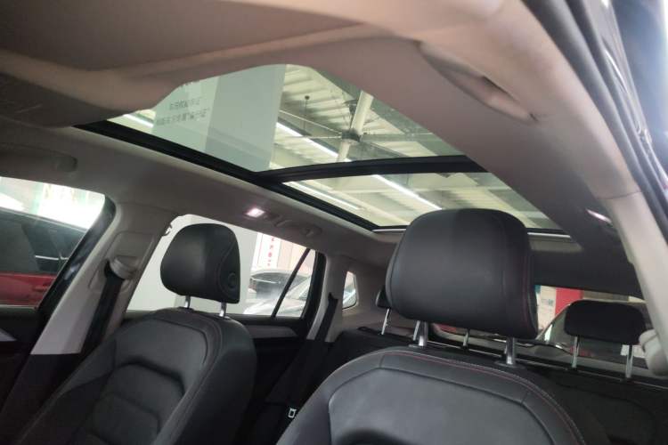 Used Volkswagen Tayron 2019 330TSI Two-Wheel Drive Luxury Model China VI Standard Headliner