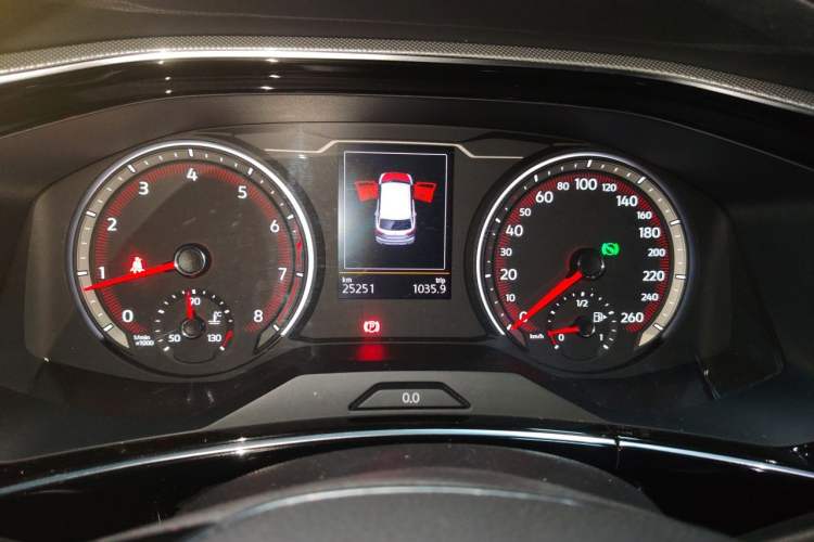 Used Volkswagen Tayron 2019 330TSI Two-Wheel Drive Luxury Model China VI Standard Instrument Cluster