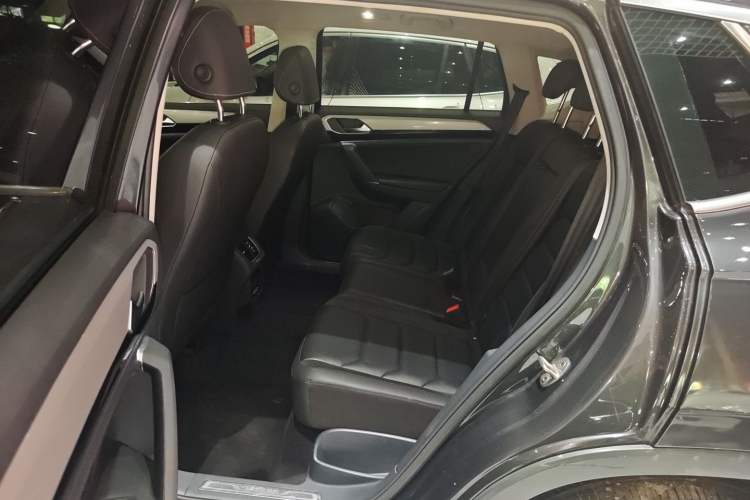 Used Volkswagen Tayron 2019 330TSI Two-Wheel Drive Luxury Model China VI Standard Interior 3
