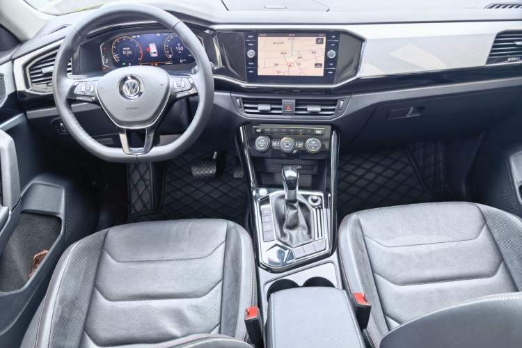 Used Volkswagen Tayron 2019 330TSI Two-Wheel-Drive Luxury Plus China VI Standard Interior 5