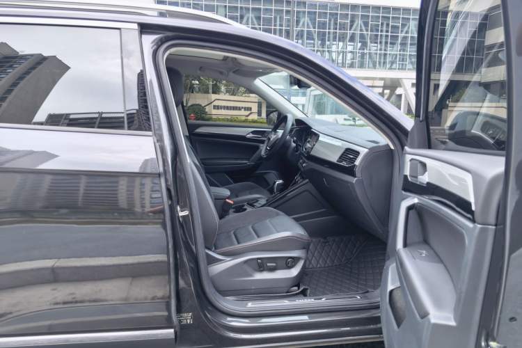 Used Volkswagen Tayron 2019 330TSI Two-Wheel-Drive Luxury Plus China VI Standard Interior 6