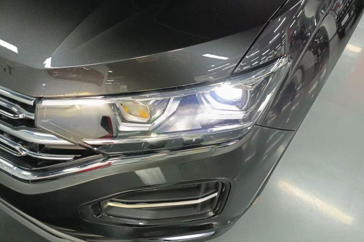 Used Volkswagen Tayron 2019 330TSI Four-Wheel Drive Luxury Version China V Standard Left Front Headlight