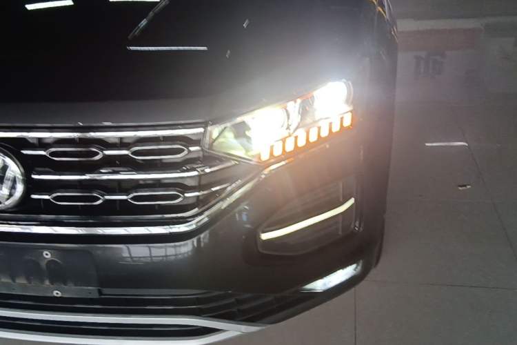 Used Volkswagen Tayron 2019 330TSI Two-Wheel-Drive Luxury Version China V Emission Standard Left Front Headlight