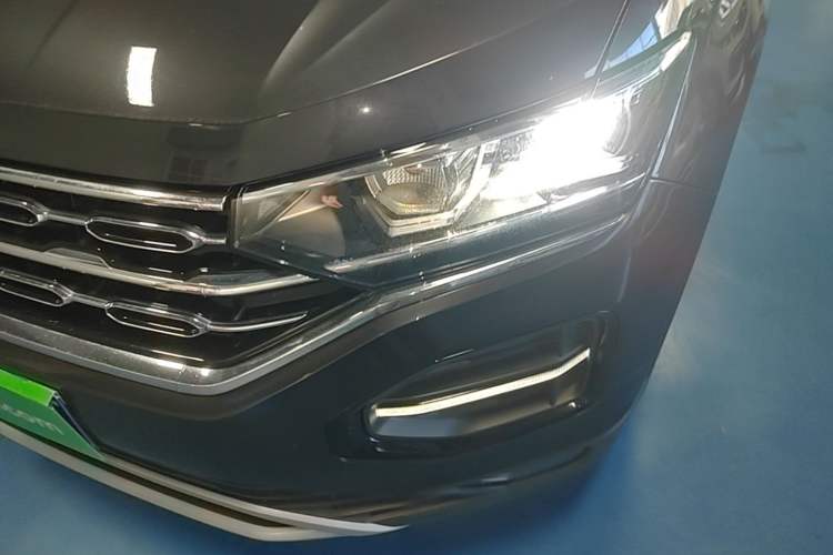 Used Volkswagen Tayron 2019 330TSI Two-Wheel-Drive Luxury Version China V Emission Standard Left Front Headlight