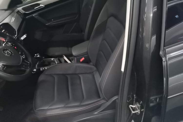 Used Volkswagen Tayron 2019 Teramont Edition 280TSI Two-Wheel Drive Luxury Model China VI Standard Left Front Seat