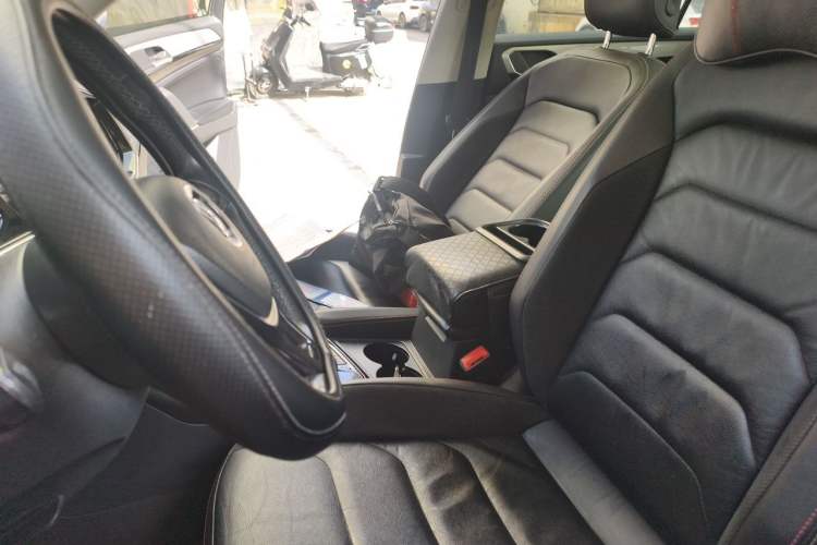 Used Volkswagen Tayron 2019 330TSI Two-Wheel Drive Luxury Model China VI Standard Left Front Seat