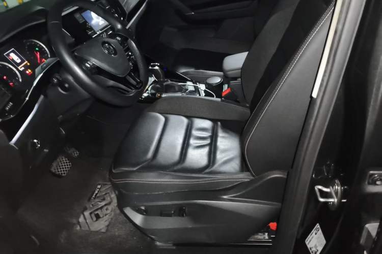 Used Volkswagen Tayron 2019 330TSI Two-Wheel Drive Luxury Model China VI Standard Left Front Seat