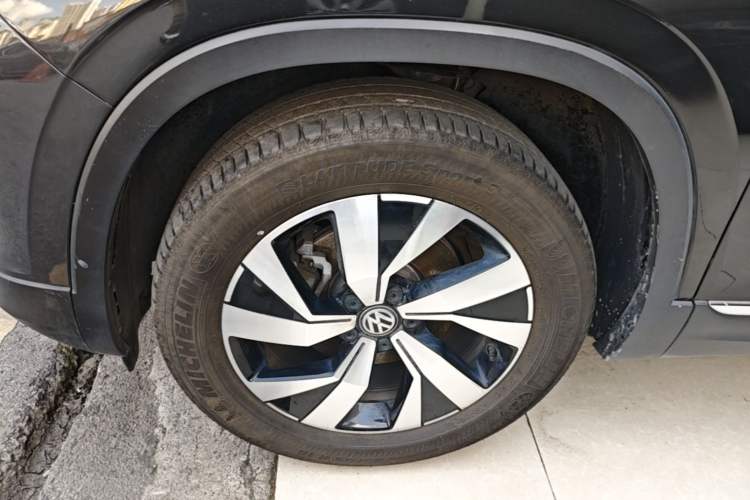 Used Volkswagen Tayron 2019 Teramont Edition 280TSI Two-Wheel Drive Luxury Model China VI Standard Left Front Wheel Hub