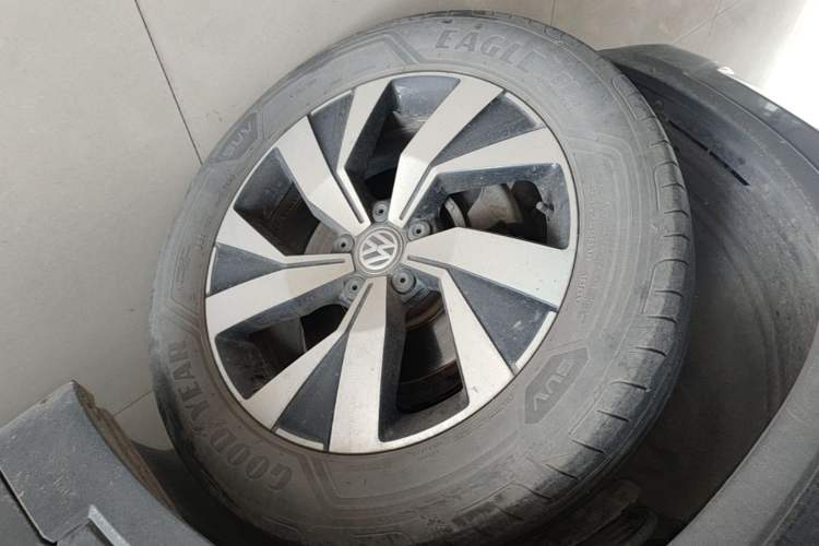 Used Volkswagen Tayron 2019 330TSI Two-Wheel Drive Luxury Model China VI Standard Left Front Wheel Hub