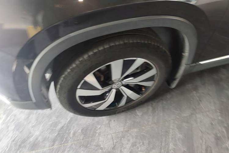 Used Volkswagen Tayron 2019 330TSI Two-Wheel Drive Luxury Model China VI Standard Left Front Wheel Hub