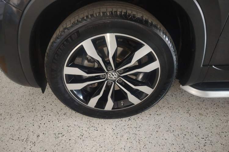 Used Volkswagen Tayron 2019 380TSI All-Wheel Drive R-Line China V-standard Left Front Wheel Hub