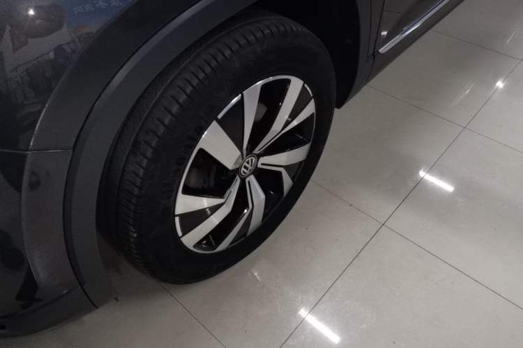 Used Volkswagen Tayron 2019 330TSI Two-Wheel Drive Luxury Model China VI Standard Left Front Wheel Hub