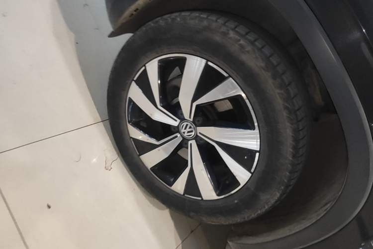 Used Volkswagen Tayron 2019 330TSI Two-Wheel Drive Luxury Model China VI Standard Left Front Wheel Hub