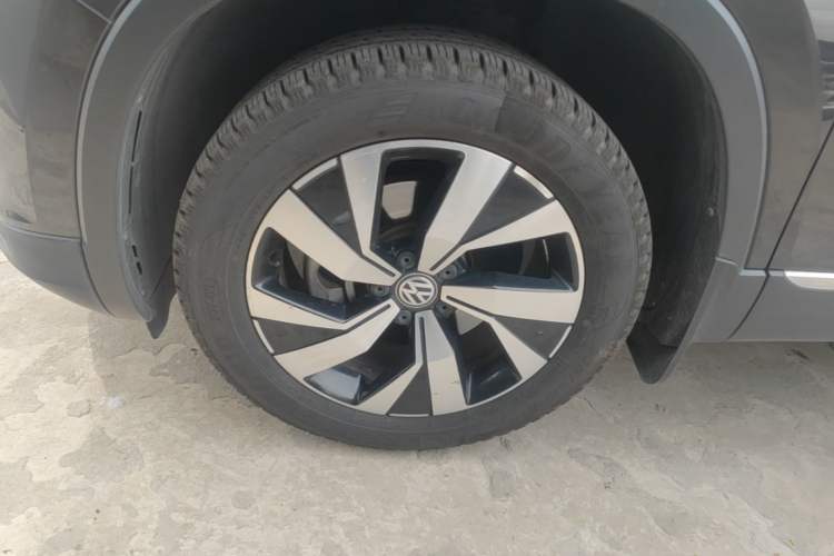 Used Volkswagen Tayron 2019 330TSI Two-Wheel Drive Luxury Model China VI Standard Left Front Wheel Hub