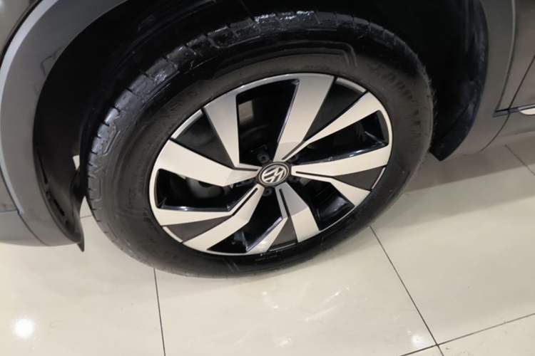 Used Volkswagen Tayron 2019 330TSI Two-Wheel Drive Luxury Model China VI Standard Left Front Wheel Hub