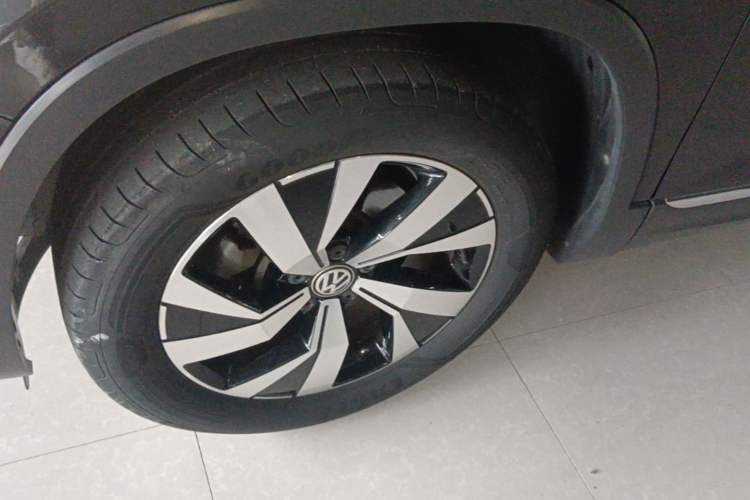 Used Volkswagen Tayron 2019 330TSI Two-Wheel-Drive Luxury Version China V Emission Standard Left Front Wheel Hub