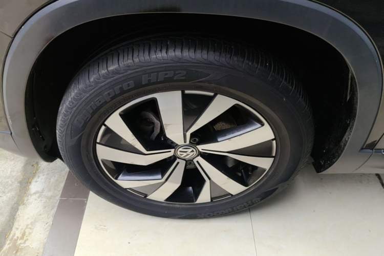 Used Volkswagen Tayron 2019 330TSI Two-Wheel Drive Luxury Model China VI Standard Left Front Wheel Hub