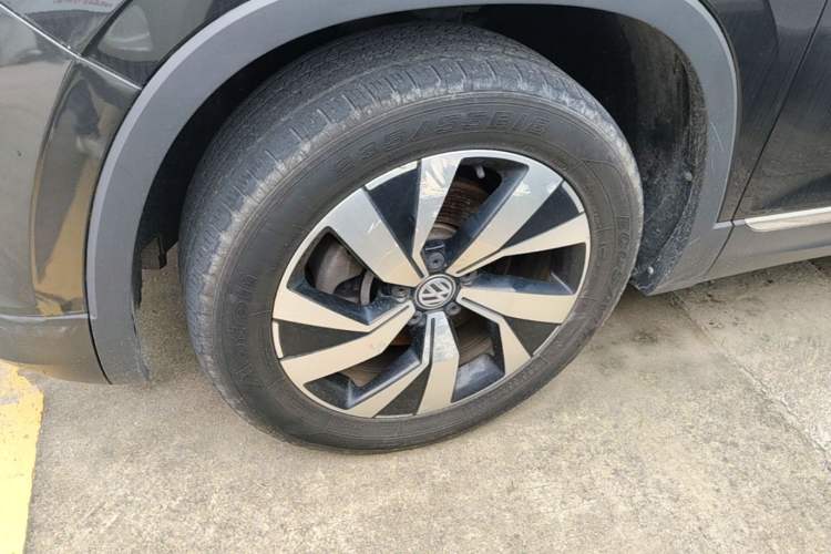 Used Volkswagen Tayron 2019 330TSI Two-Wheel Drive Luxury Model China VI Standard Left Front Wheel Hub