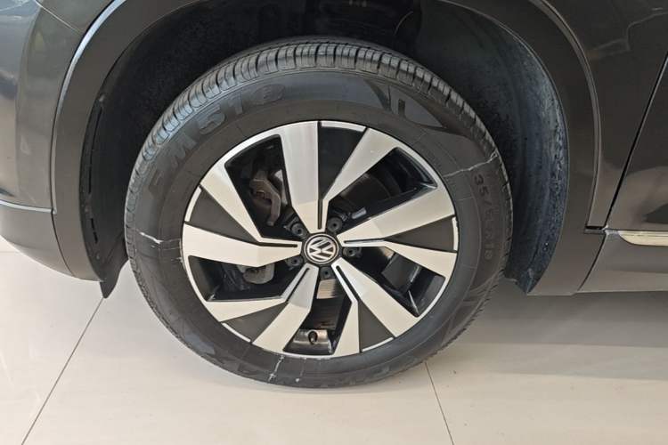 Used Volkswagen Tayron 2019 330TSI Two-Wheel Drive Luxury Model China VI Standard Left Front Wheel Hub