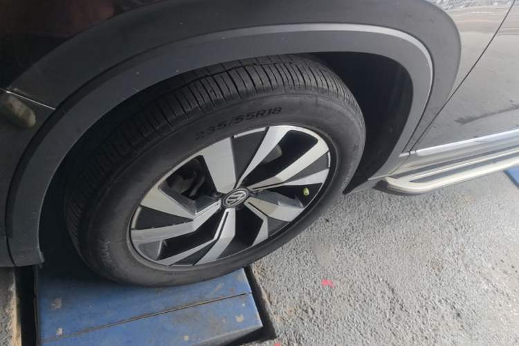 Used Volkswagen Tayron 2019 330TSI Two-Wheel Drive Luxury Model China VI Standard Left Front Wheel Hub