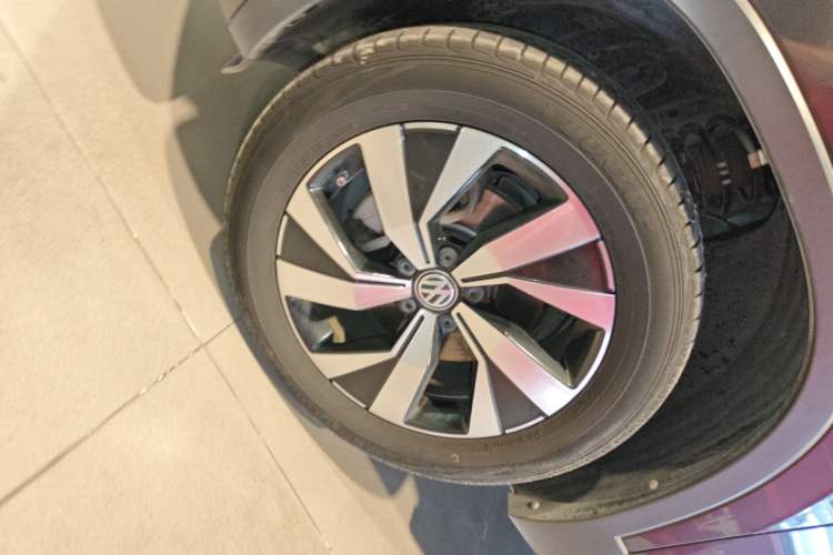 Used Volkswagen Tayron 2019 330TSI Two-Wheel Drive Luxury Model China VI Standard Left Front Wheel Hub