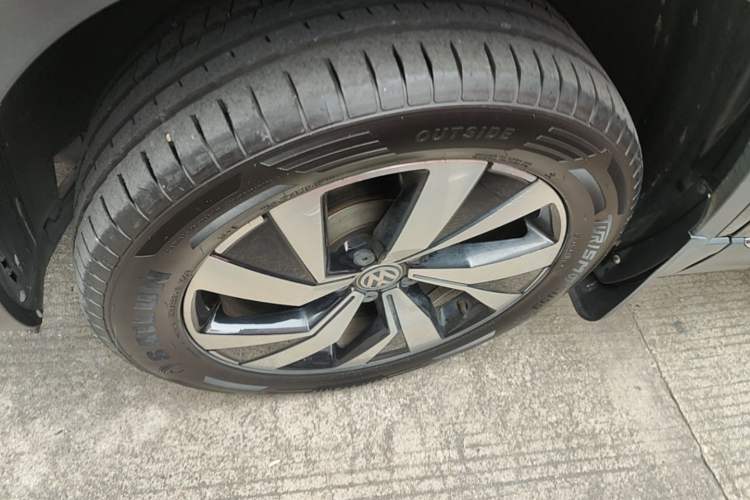 Used Volkswagen Tayron 2019 Teramont Edition 280TSI Two-Wheel Drive Luxury Model China VI Standard Left Front Wheel Hub
