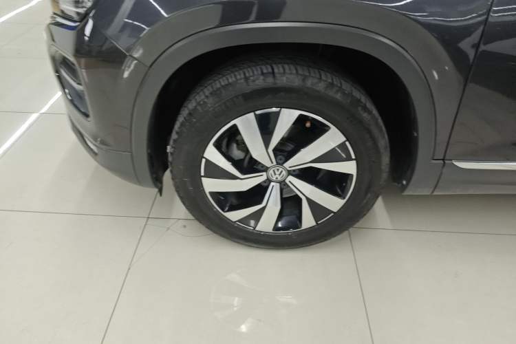 Used Volkswagen Tayron 2019 Teramont Edition 280TSI Two-Wheel Drive Luxury Model China VI Standard Left Front Wheel Hub