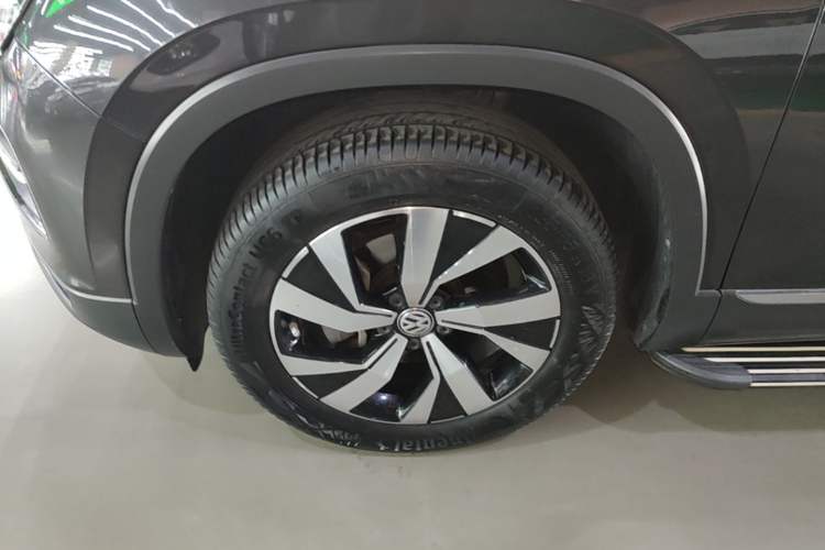 Used Volkswagen Tayron 2019 330TSI Two-Wheel Drive Luxury Model China VI Standard Left Front Wheel Hub