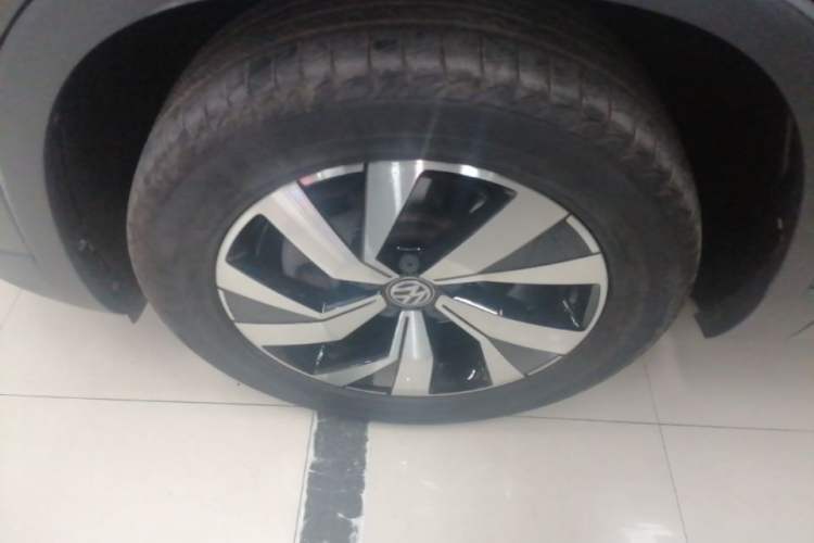 Used Volkswagen Tayron 2019 330TSI Two-Wheel Drive Luxury Model China VI Standard Left Front Wheel Hub