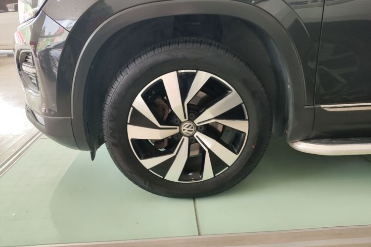 Used Volkswagen Tayron 2019 330TSI Two-Wheel Drive Luxury Model China VI Standard Left Front Wheel Hub